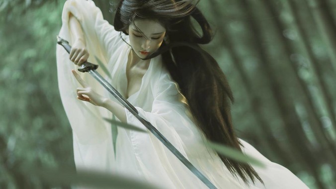 青竹冷刃方程式｜古风侠女持剑4K壁纸重构东方武侠的流体美学