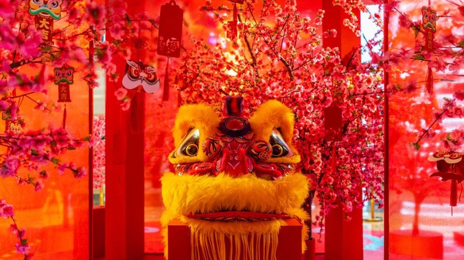 祥狮献瑞方程式｜春节舞狮4K壁纸重构东方年俗的流体美学