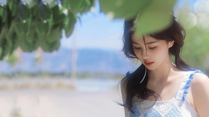 把森林呼吸装进屏幕｜白鹿舞动4K壁纸重构夏日治愈美学