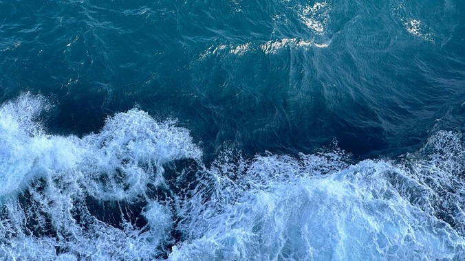 深海蓝调史诗｜5.91MB海浪壁纸重构海洋之心视觉奇观