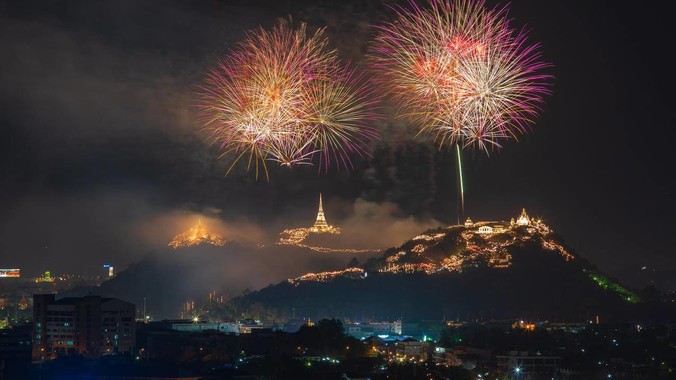 龙火映城｜甲辰新年烟花4K壁纸复刻岁末烟火的光影密码